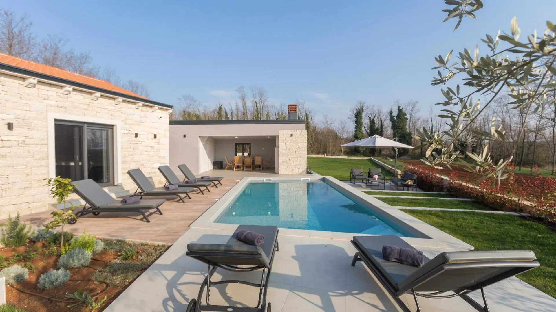 Villa Harmony For 8 People In Central Istria With 50 M2 Private Pool And Sea View Pinezici  克罗地亚
