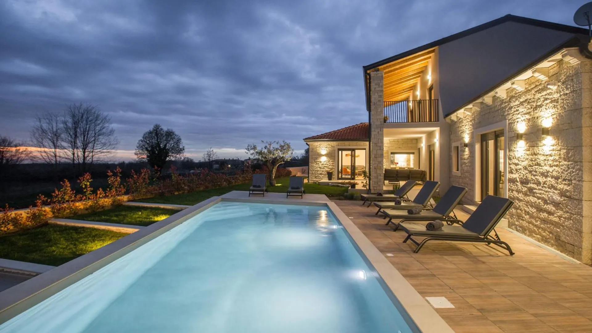 Villa Harmony For 8 People In Central Istria With 50 M2 Private Pool And Sea View Pinezici  克罗地亚