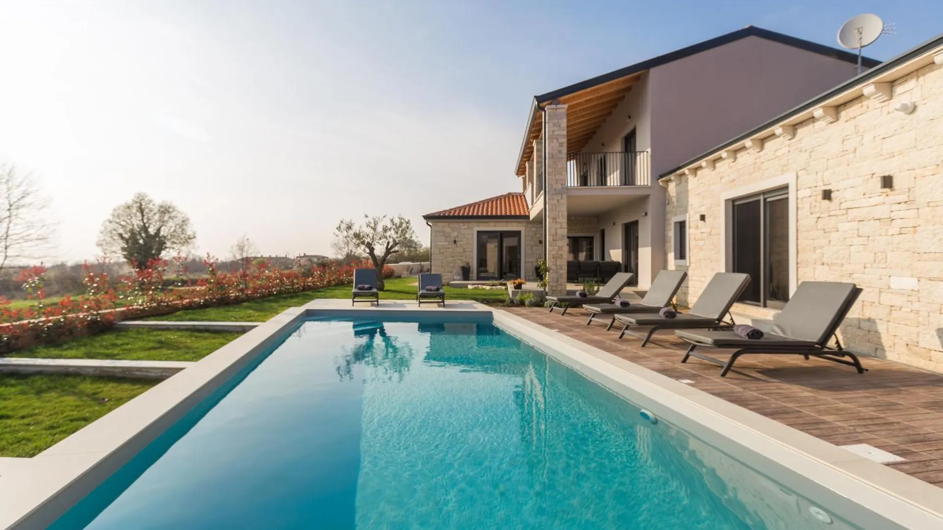 Villa Harmony For 8 People In Central Istria With 50 M2 Private Pool And Sea View Pinezici  Pinezici (Istria)