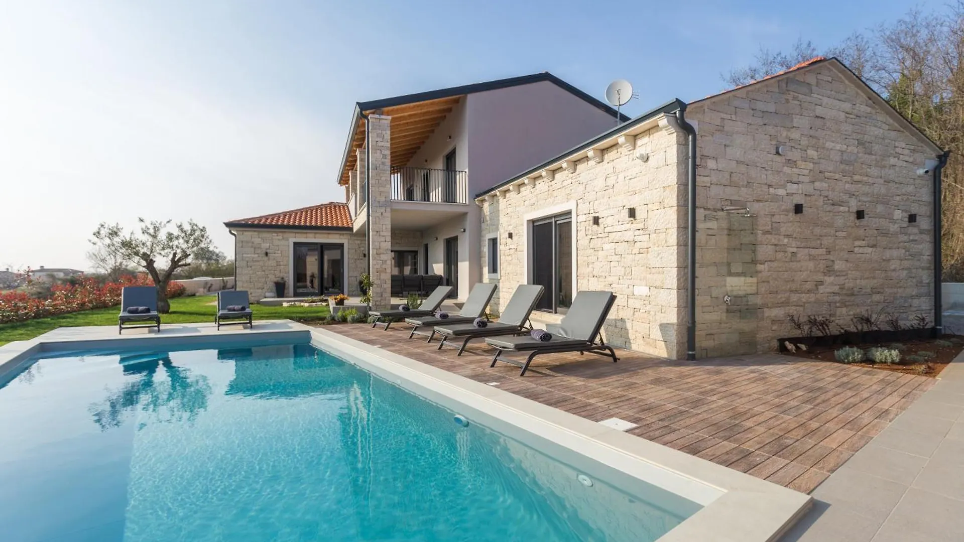 Villa Harmony For 8 People In Central Istria With 50 M2 Private Pool And Sea View Pinezici